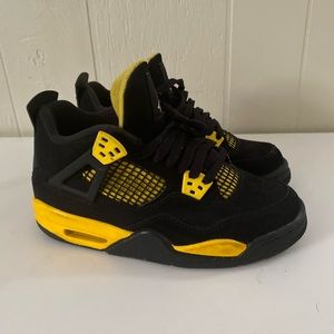 Jordan 4 “Thunder”